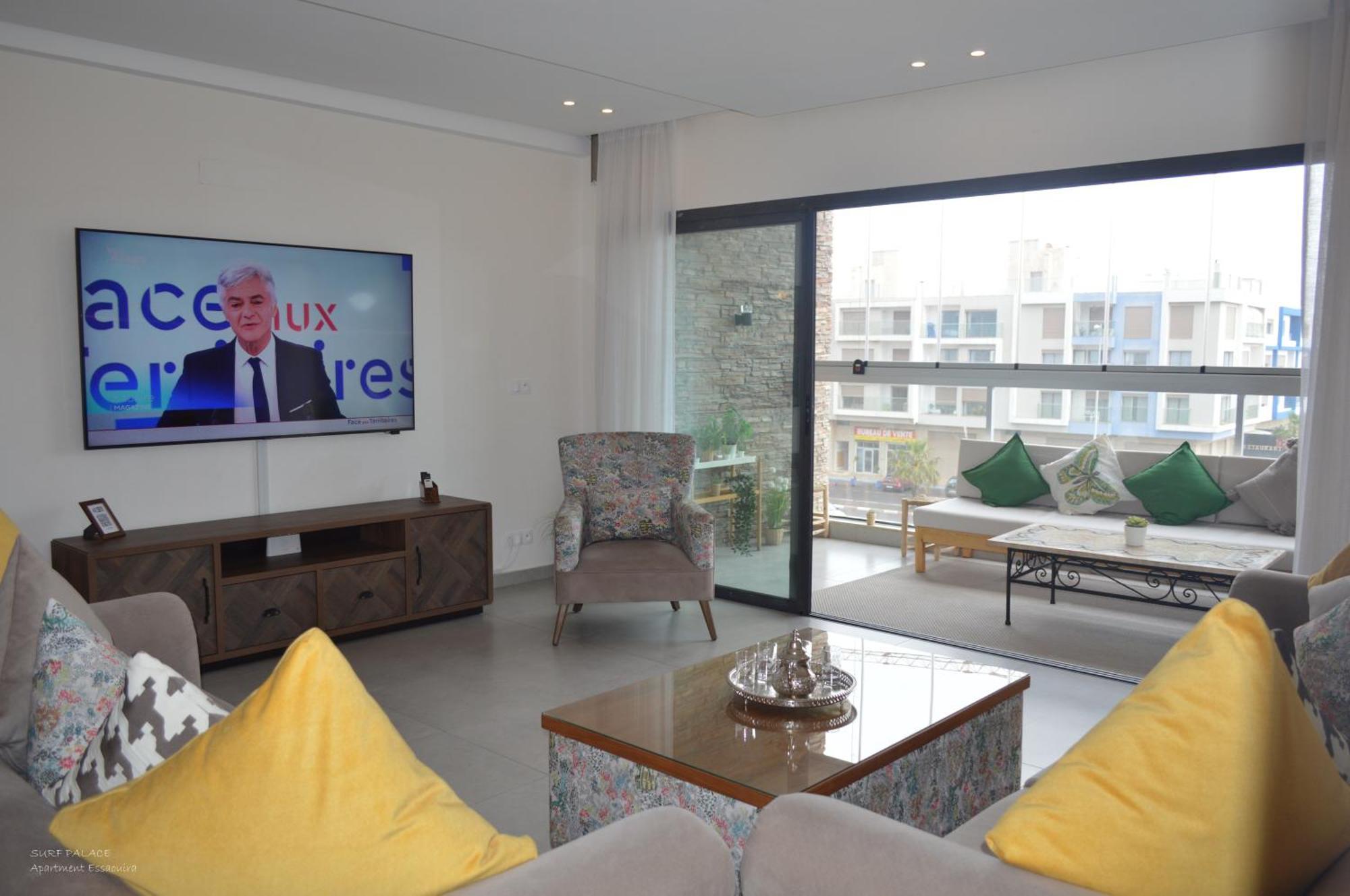 Surf Palace Beachfront Apartment Szavíra Kültér fotó