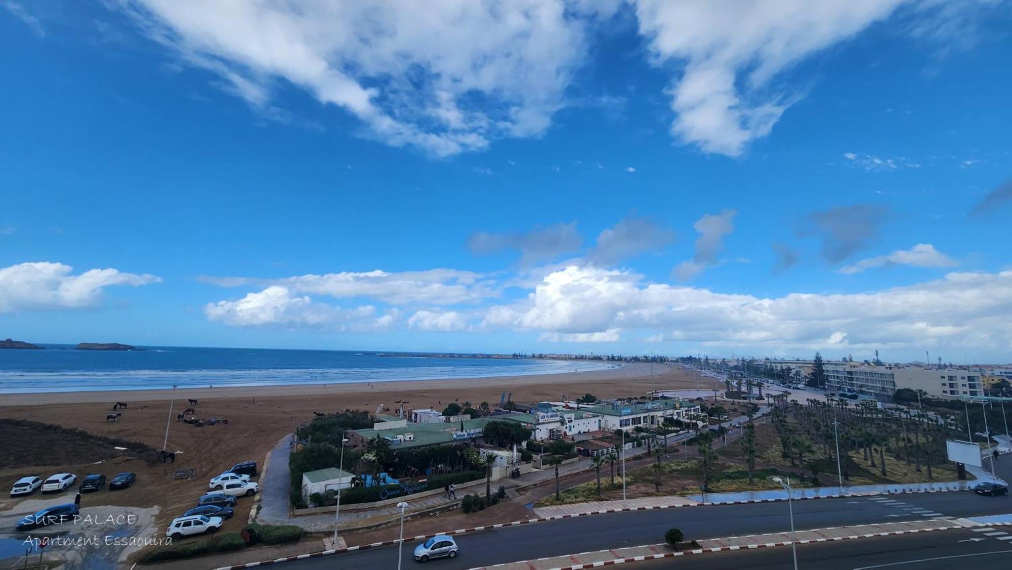 Surf Palace Beachfront Apartment Szavíra Kültér fotó