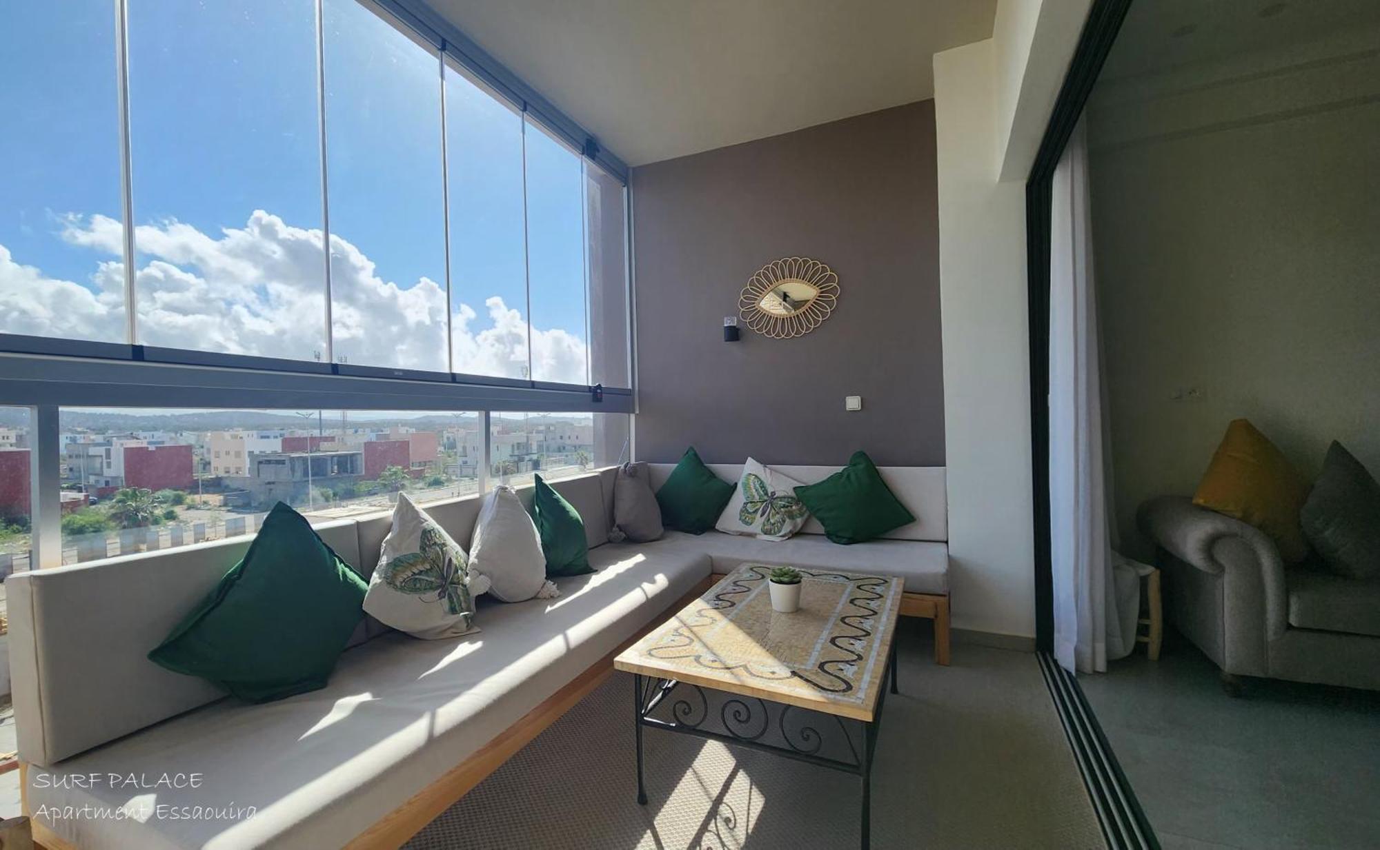 Surf Palace Beachfront Apartment Szavíra Kültér fotó