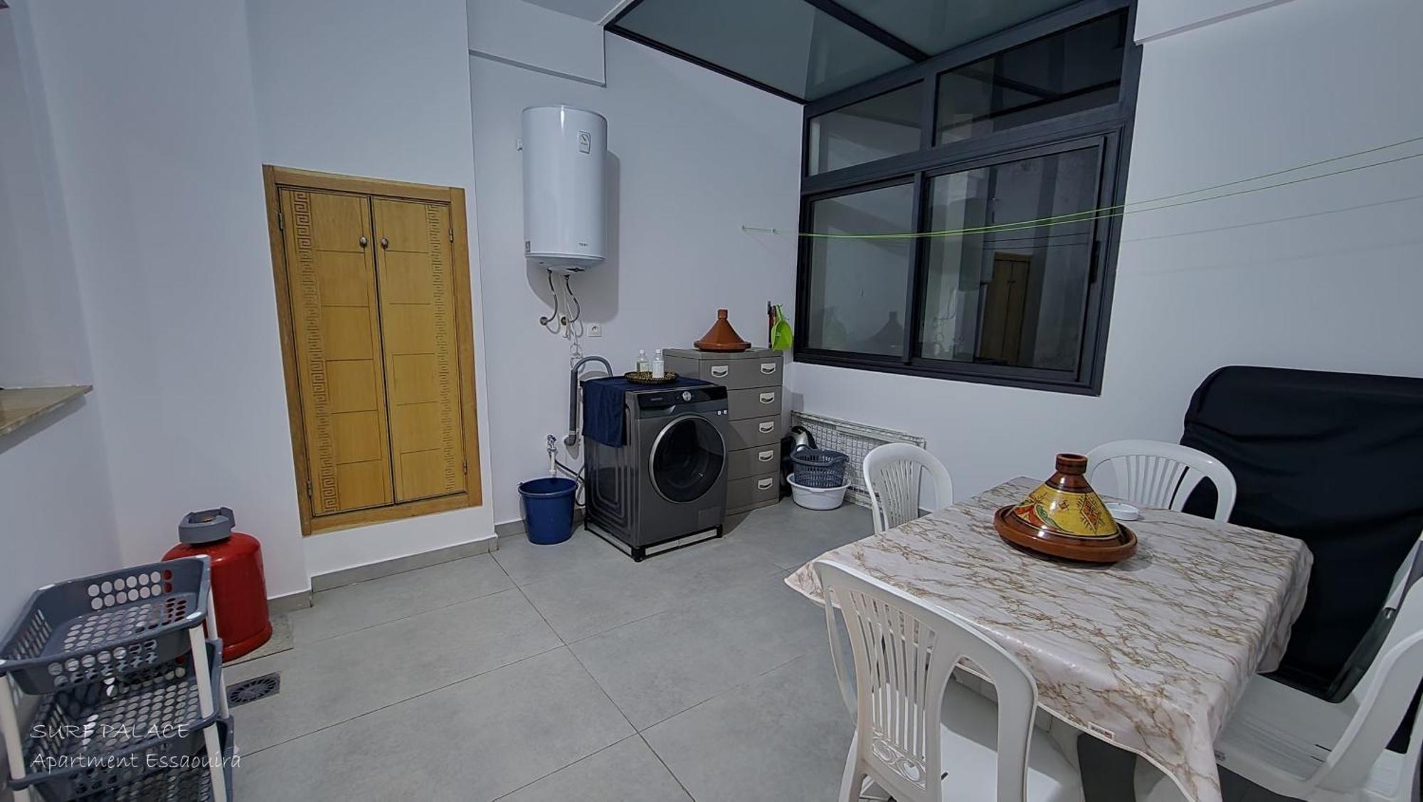 Surf Palace Beachfront Apartment Szavíra Kültér fotó