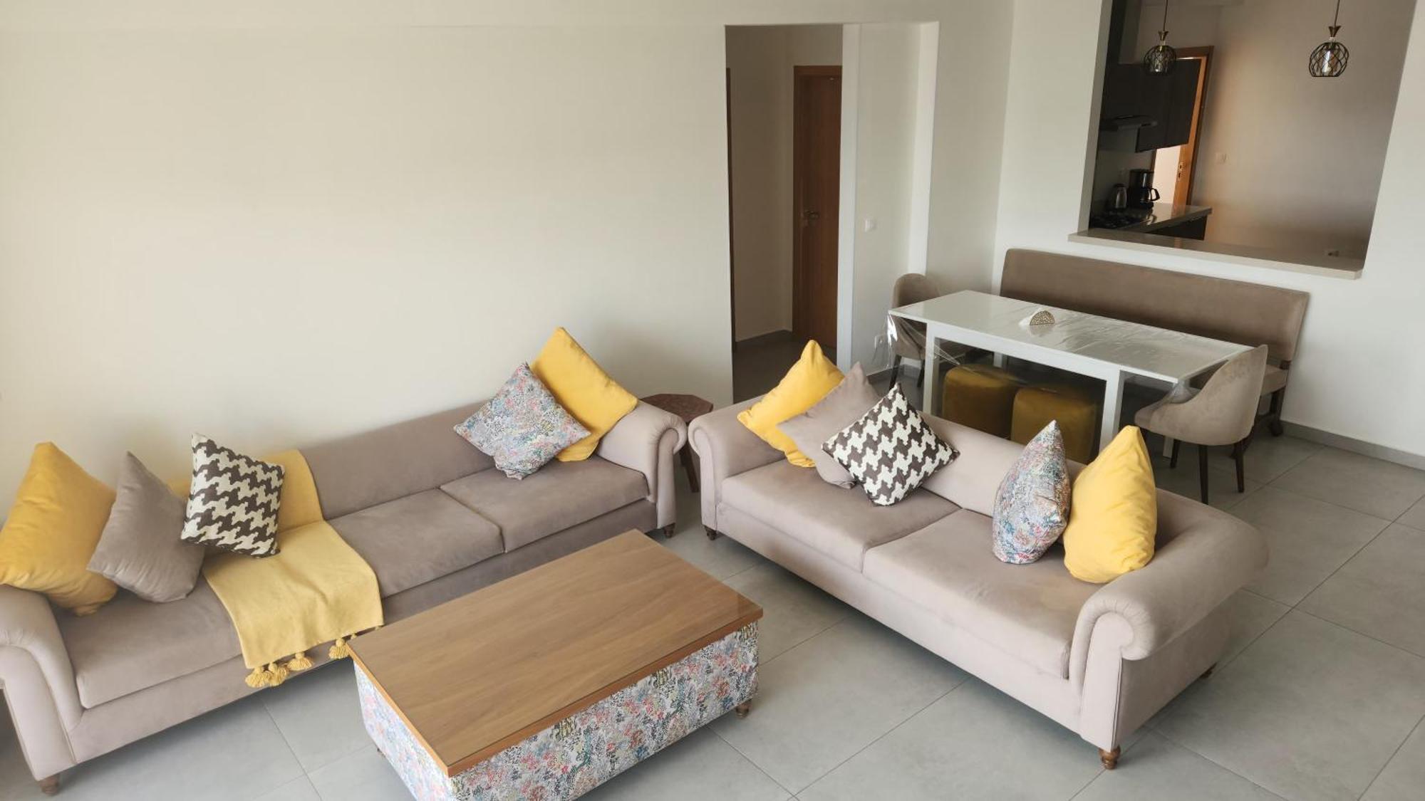 Surf Palace Beachfront Apartment Szavíra Kültér fotó