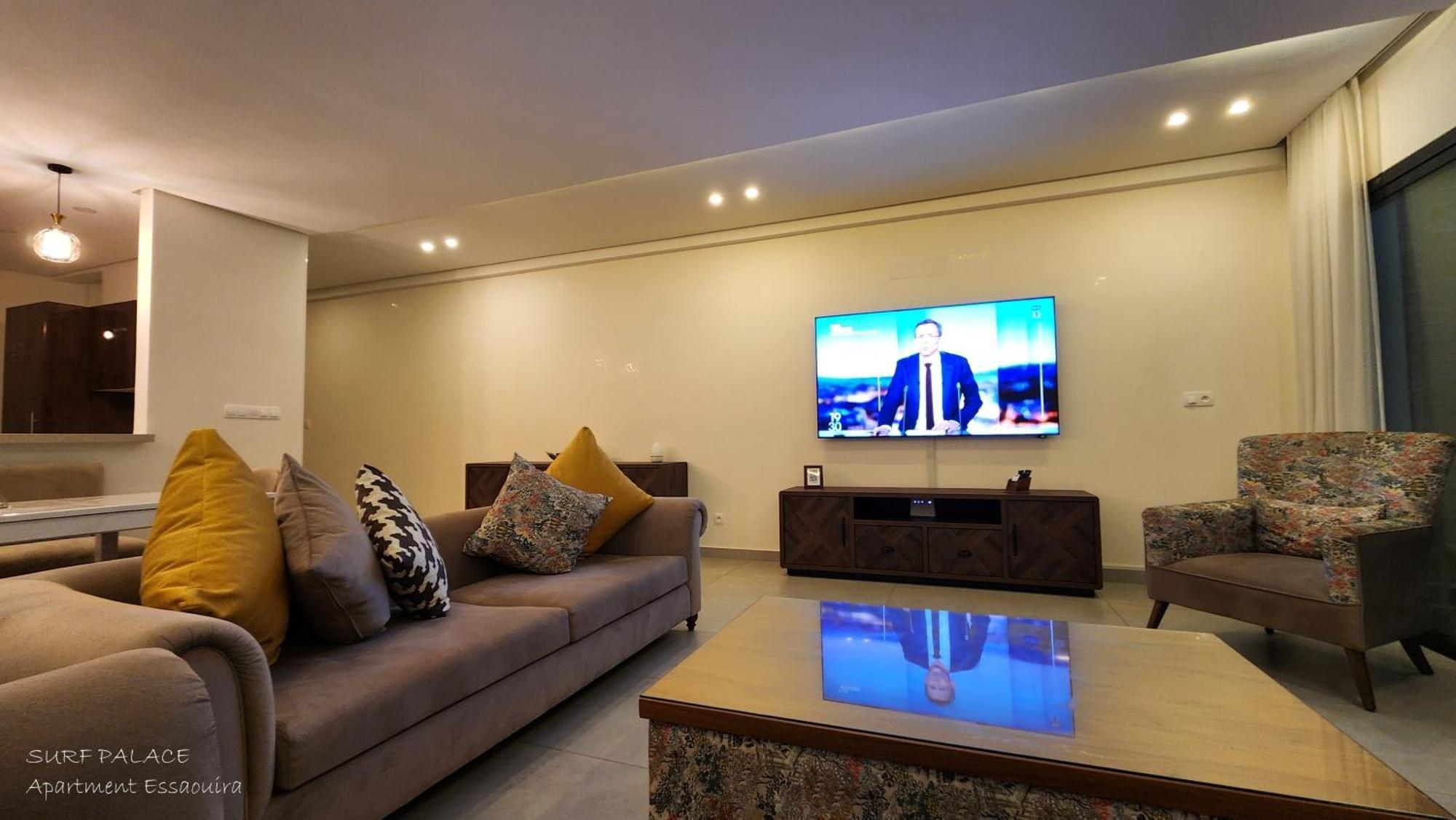 Surf Palace Beachfront Apartment Szavíra Kültér fotó