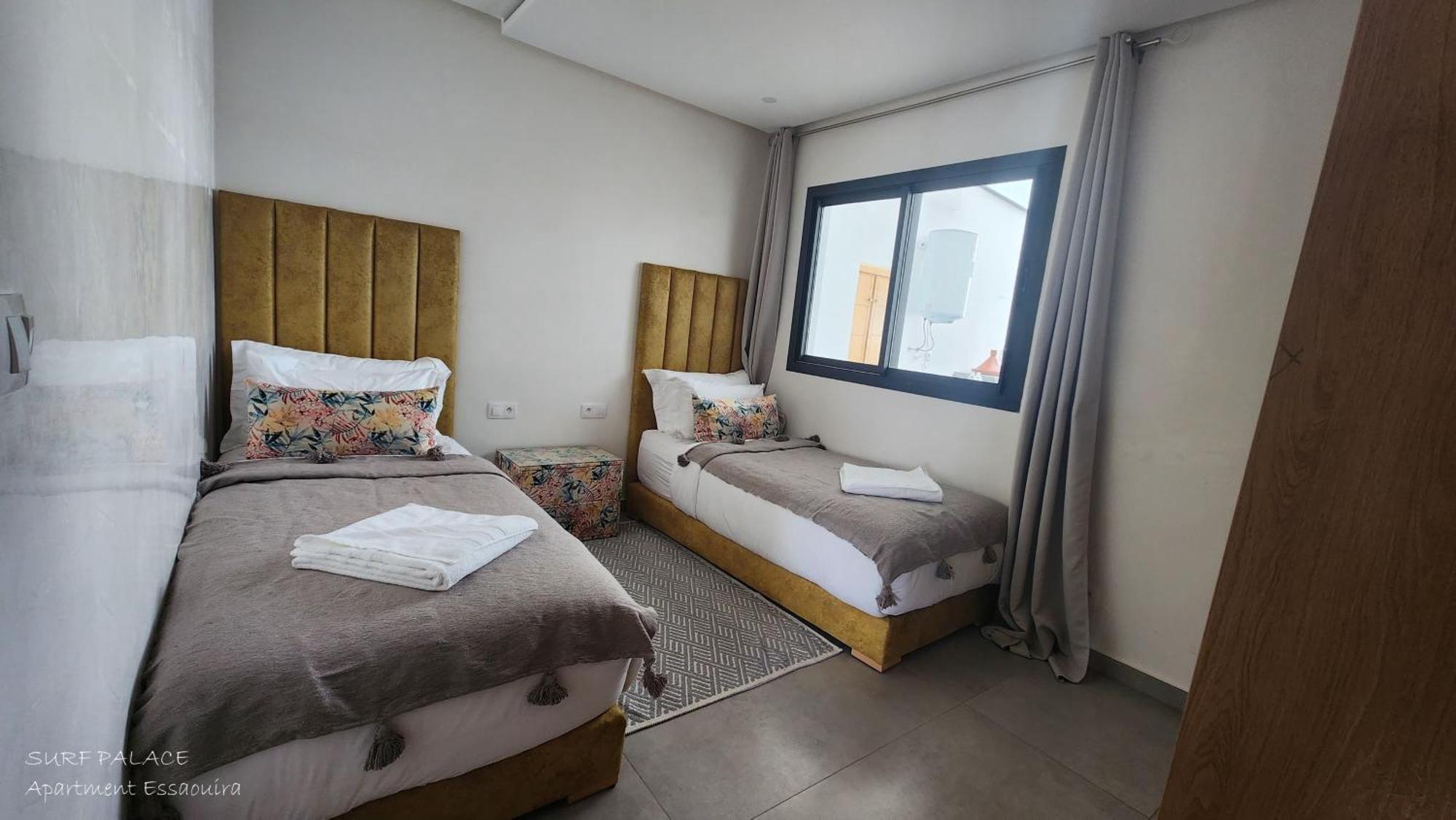 Surf Palace Beachfront Apartment Szavíra Kültér fotó